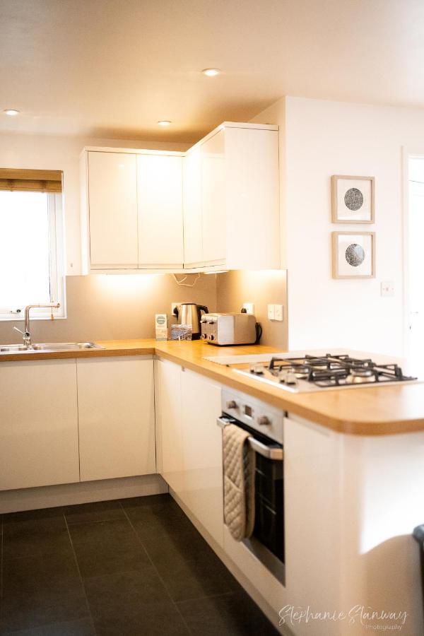 The Lookout, Modern Home From Home, Sleeps 5, With Private Parking & Outside Terrace St Ives エクステリア 写真