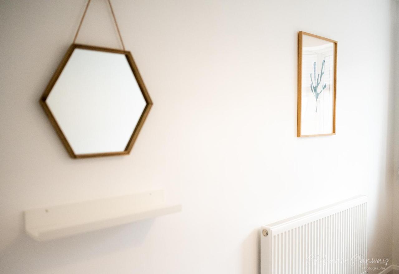 The Lookout, Modern Home From Home, Sleeps 5, With Private Parking & Outside Terrace St Ives エクステリア 写真
