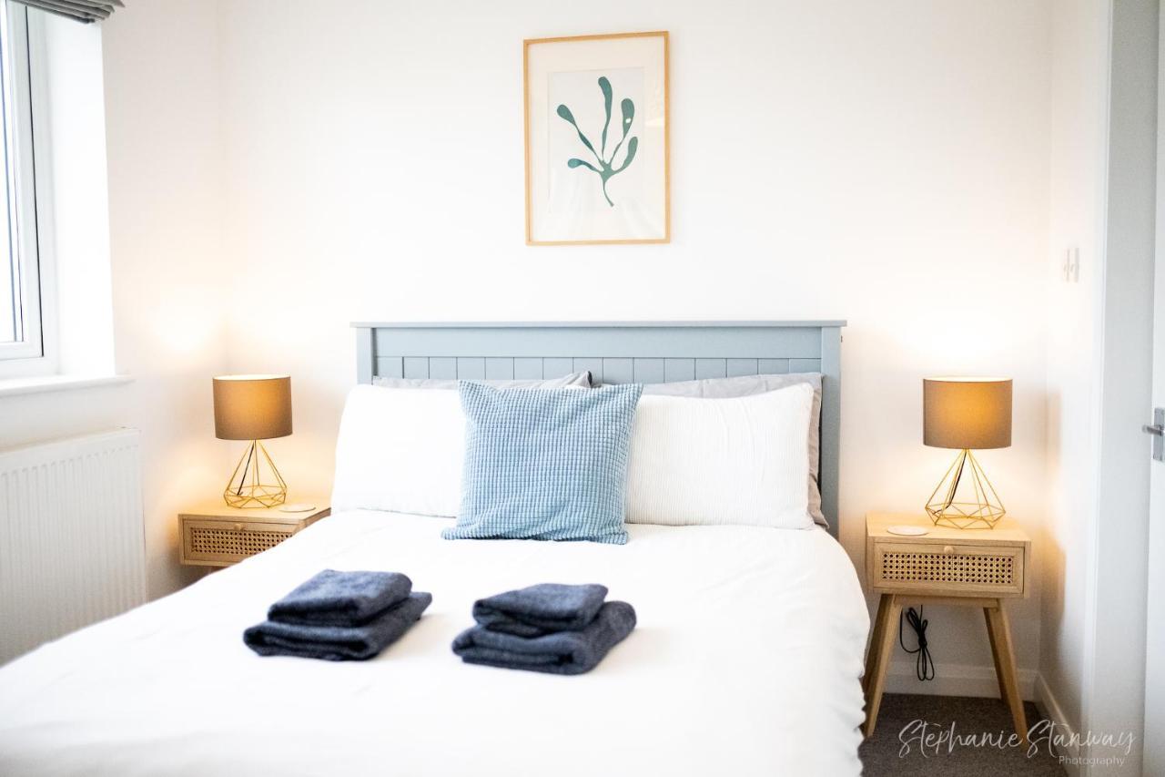 The Lookout, Modern Home From Home, Sleeps 5, With Private Parking & Outside Terrace St Ives エクステリア 写真
