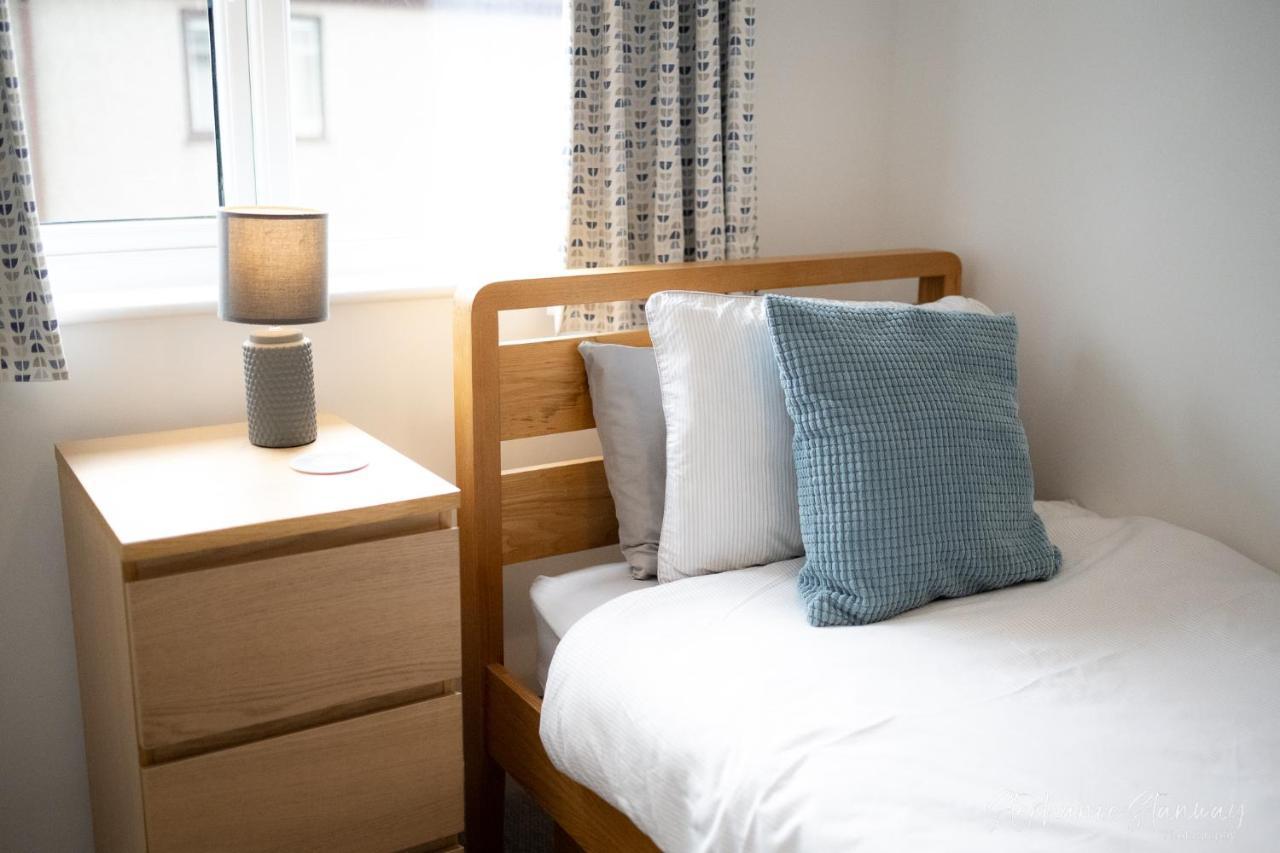The Lookout, Modern Home From Home, Sleeps 5, With Private Parking & Outside Terrace St Ives エクステリア 写真